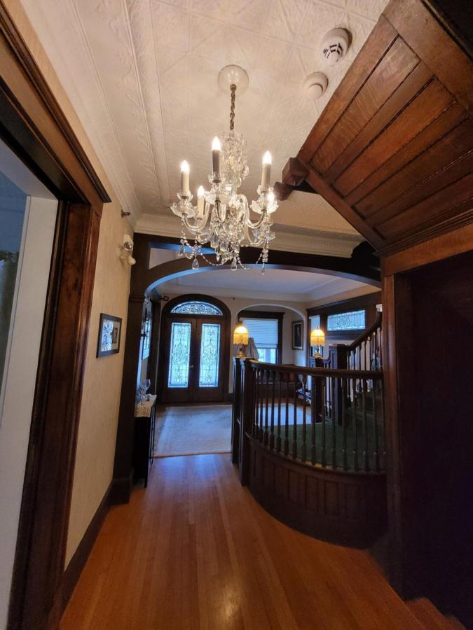 Ruby Manor * Gananoque